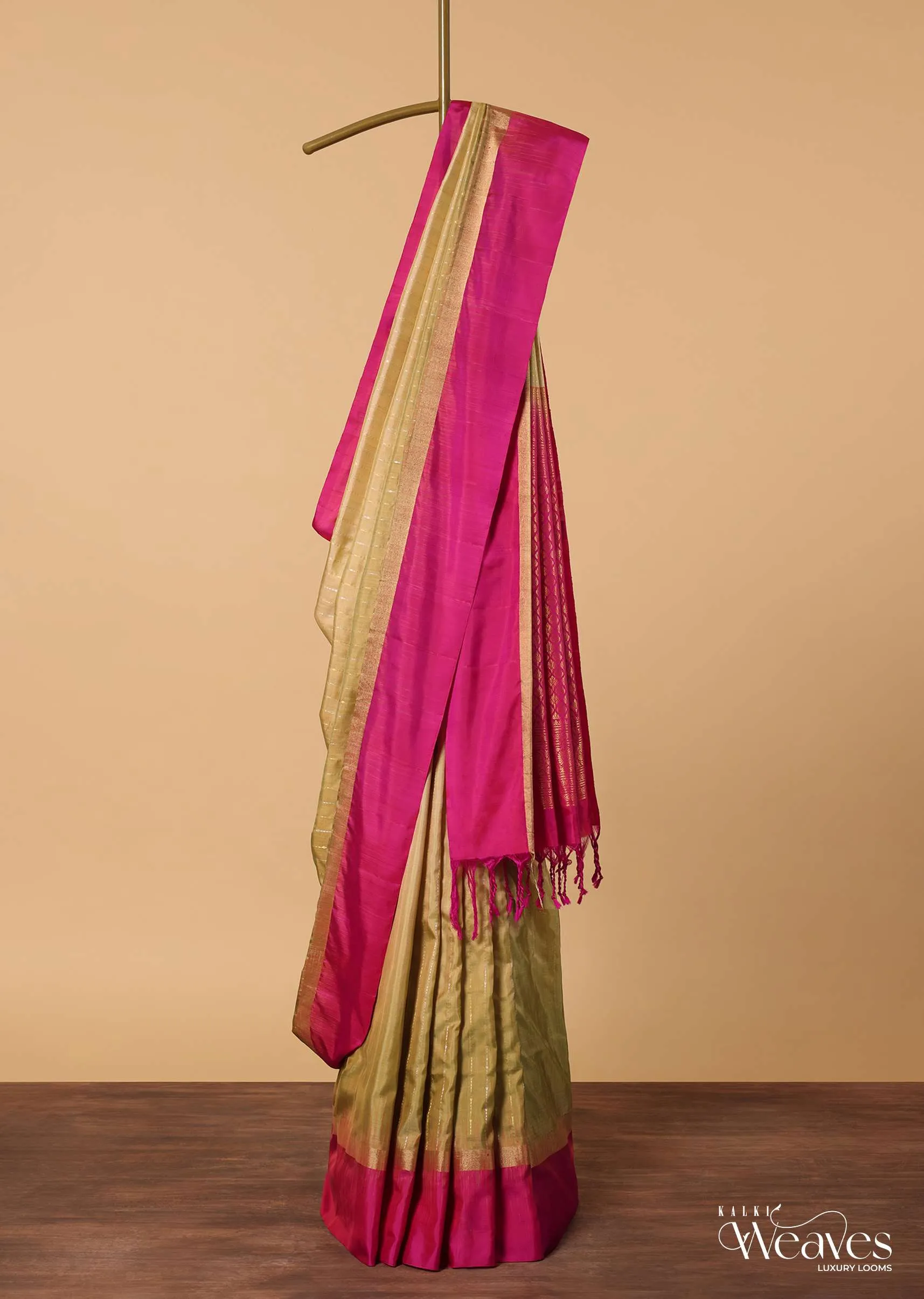 Gold South Silk Saree With Contrast Pallu And Unstitched Blouse Piece