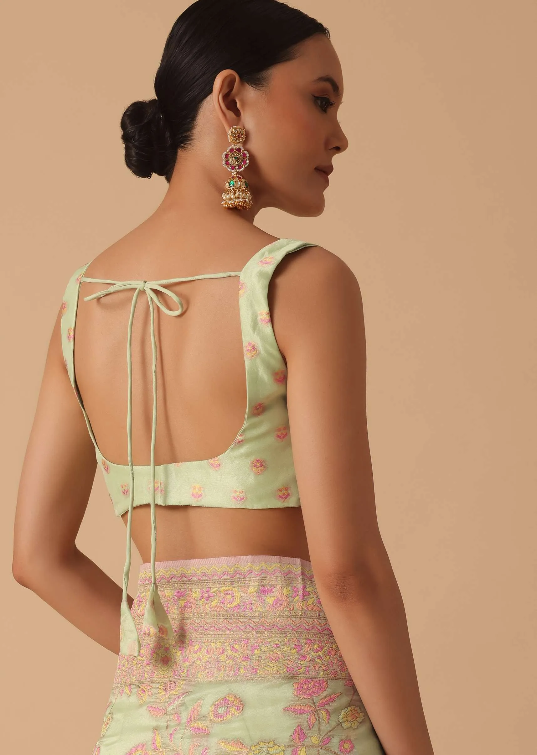 Green Kashmiri Handloom Saree With Thread Work And Unstitched Blouse Piece