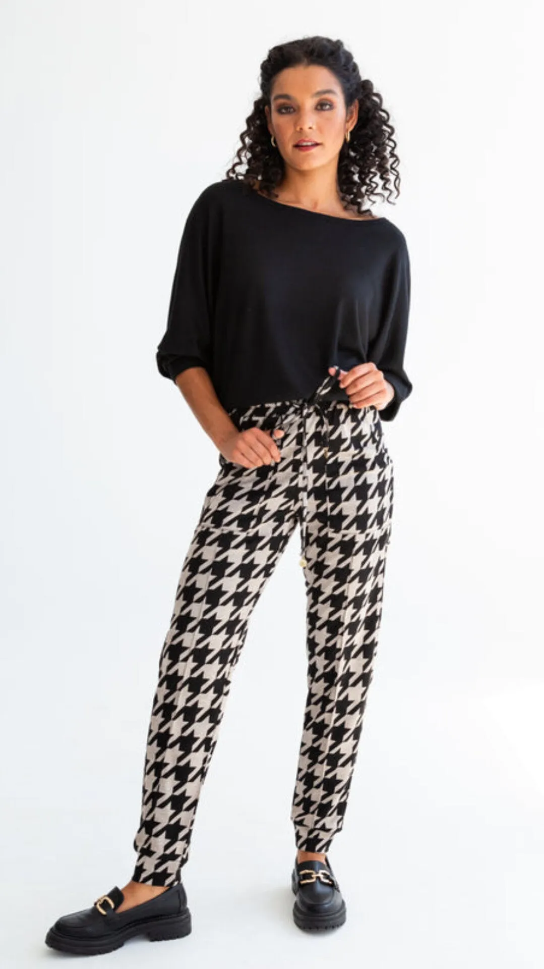 Kinda pants- houndstooth print