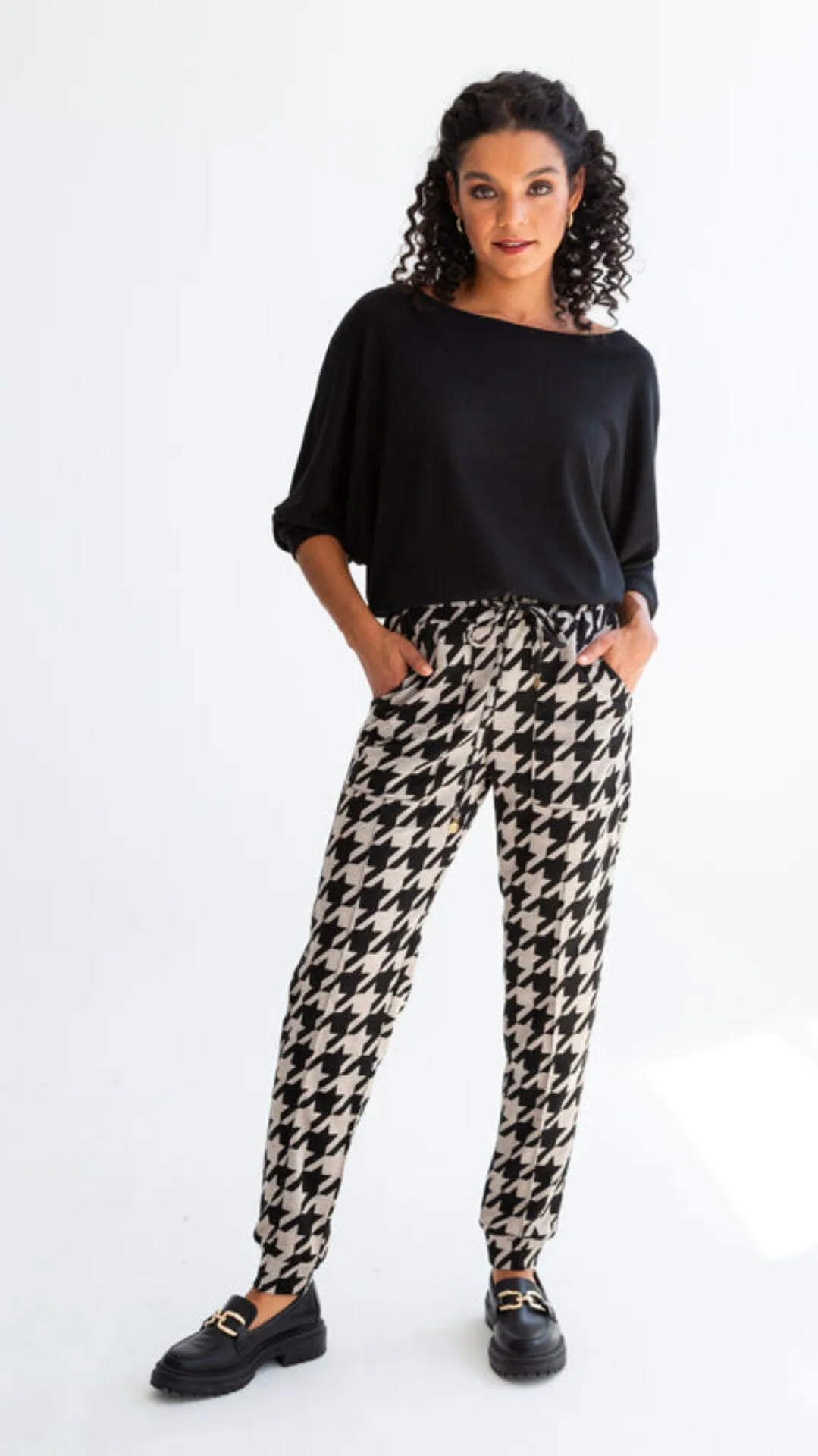 Kinda pants- houndstooth print