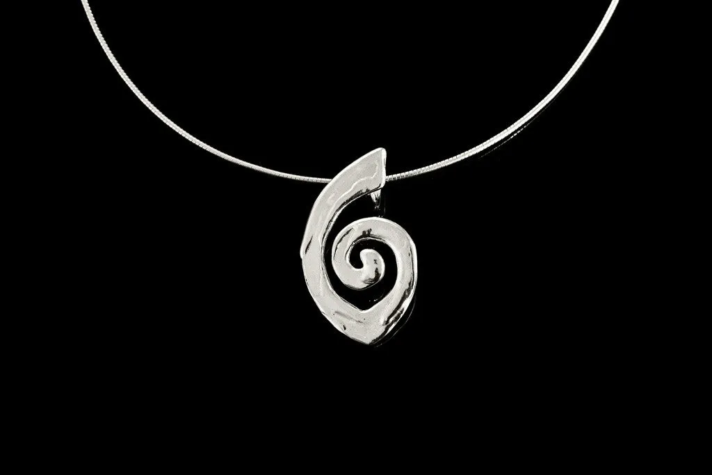 Ndoro Oval Pendant