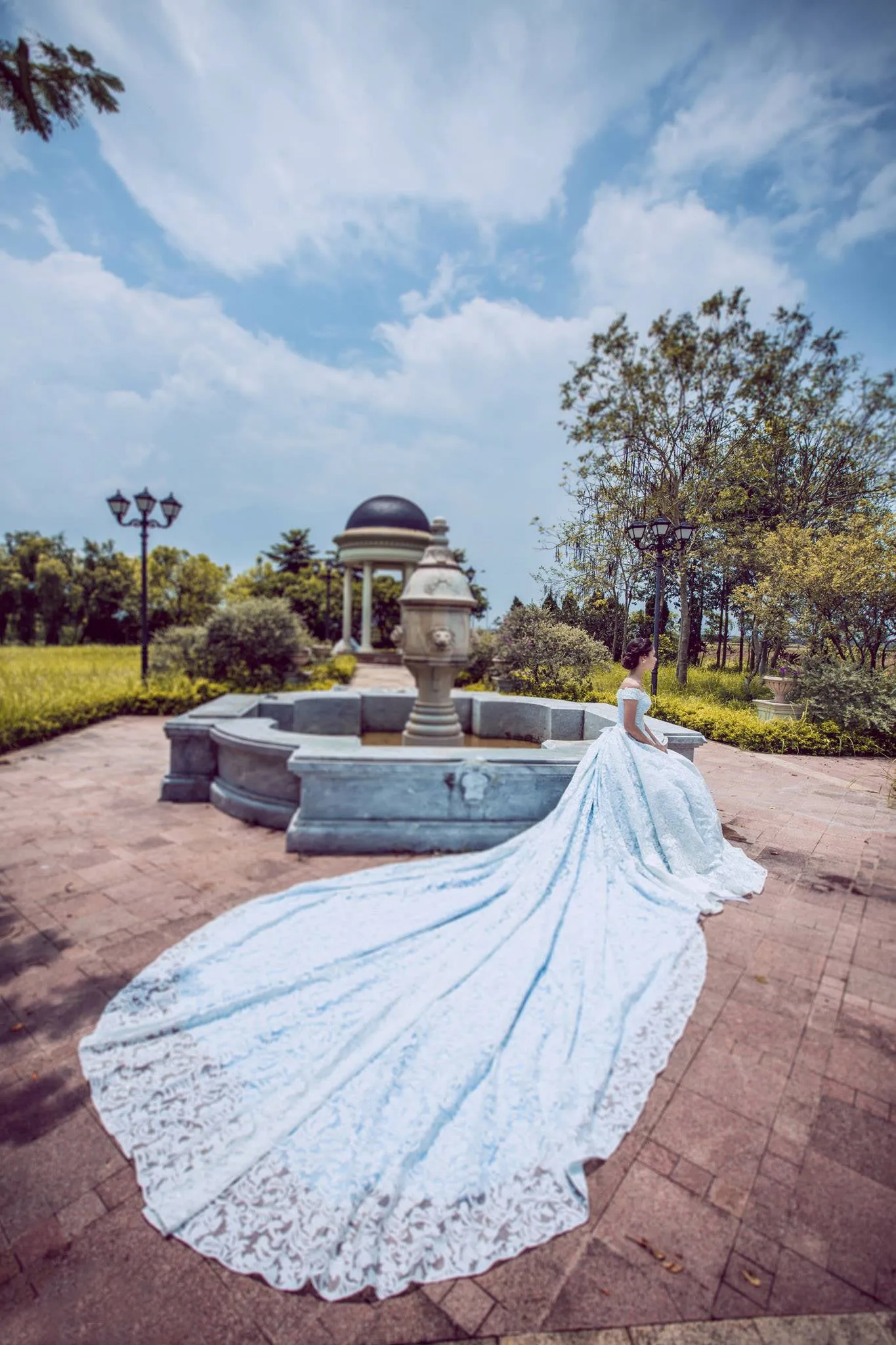 Royal ice queen blue wedding